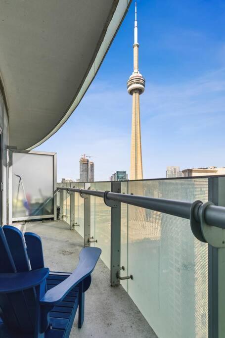 Luxury Condo - Steps To Everything - Balcony View Toronto Exterior photo